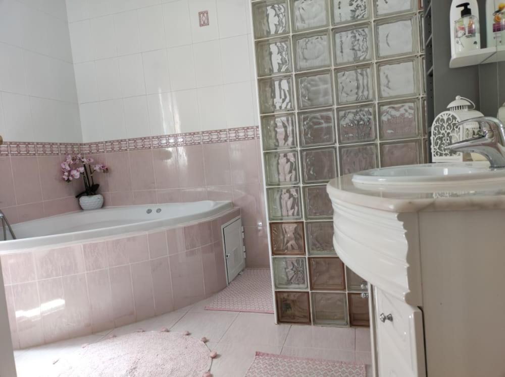Chateau Angelique Villa Montroy Eksteriør bilde
